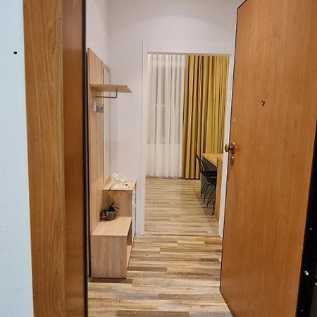 Luxury Apartment Тирана Экстерьер фото