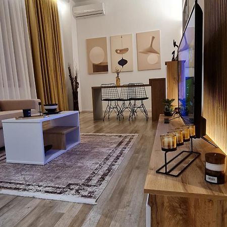 Luxury Apartment Тирана Экстерьер фото